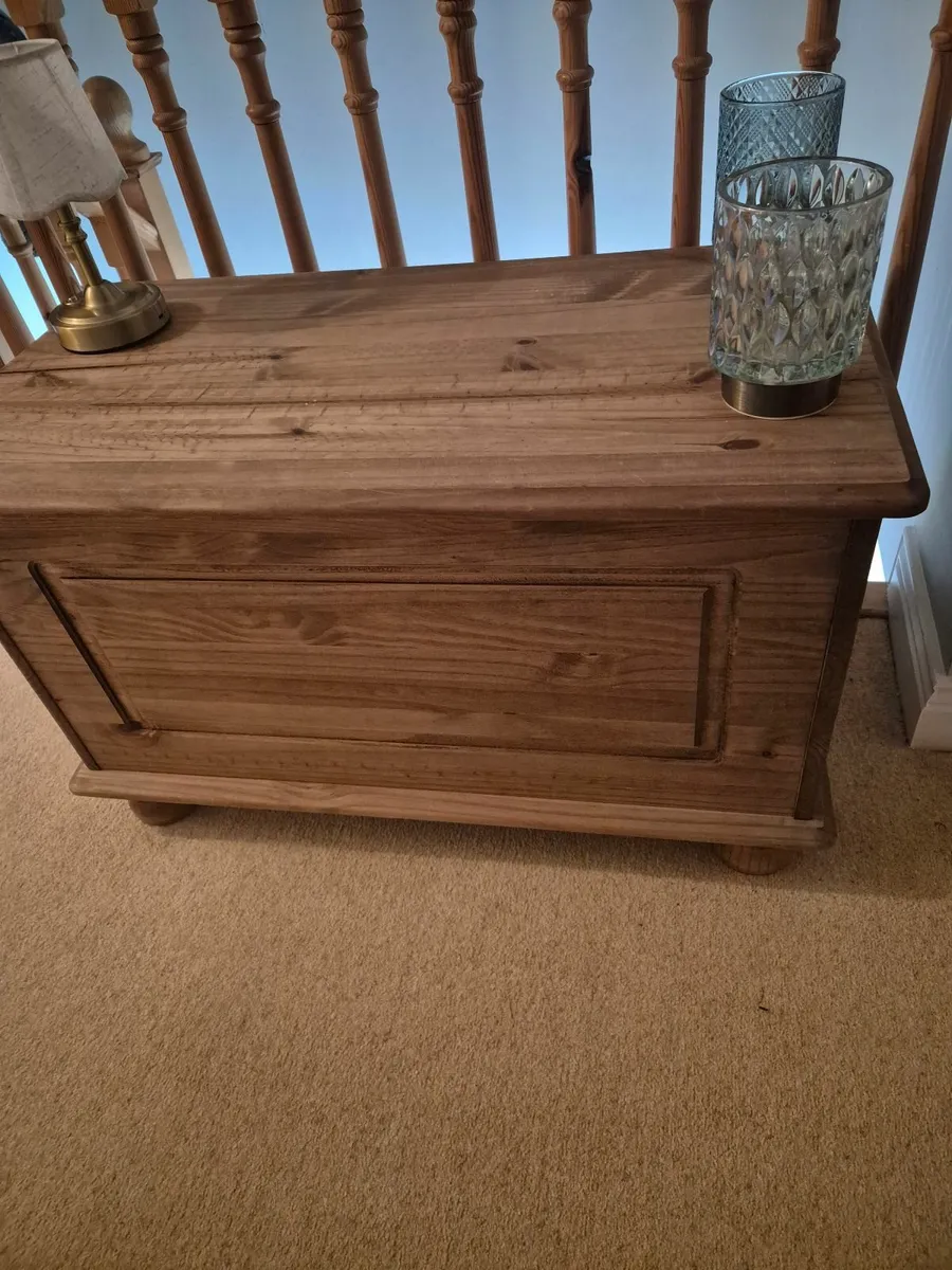 Toilet, Vanity Unit, storage unit - Image 3