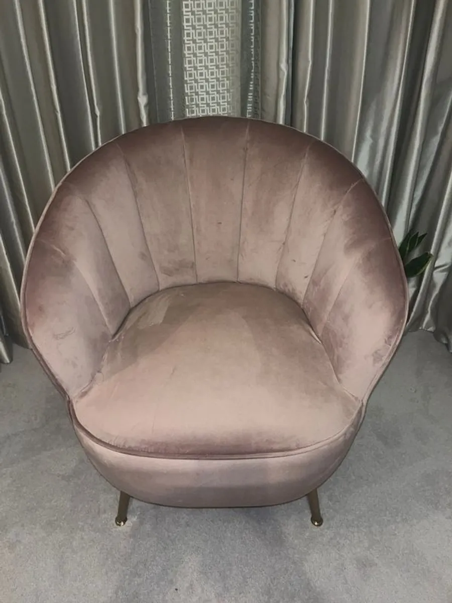 Shell chairs x 2 - Image 3