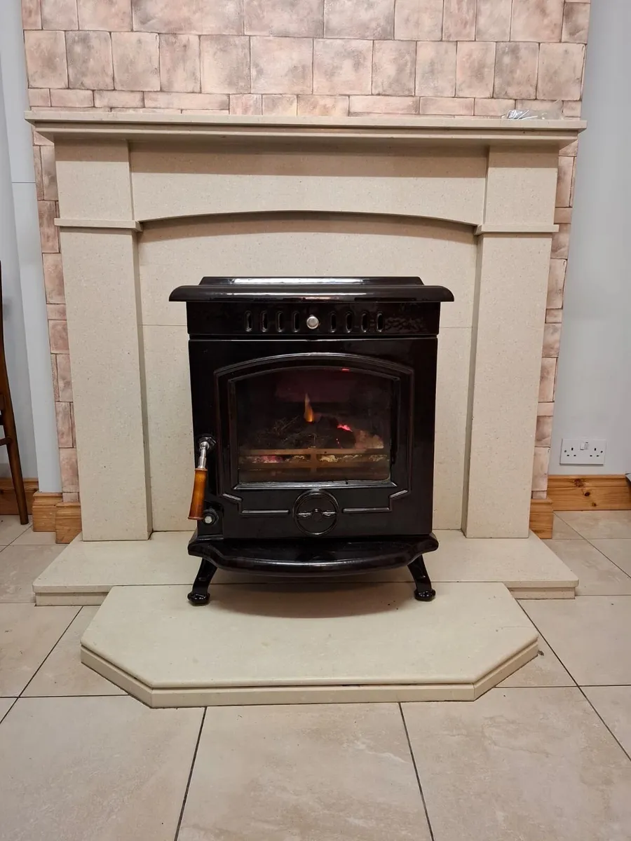 Stove, fireplace, hot water cylinder - Image 2