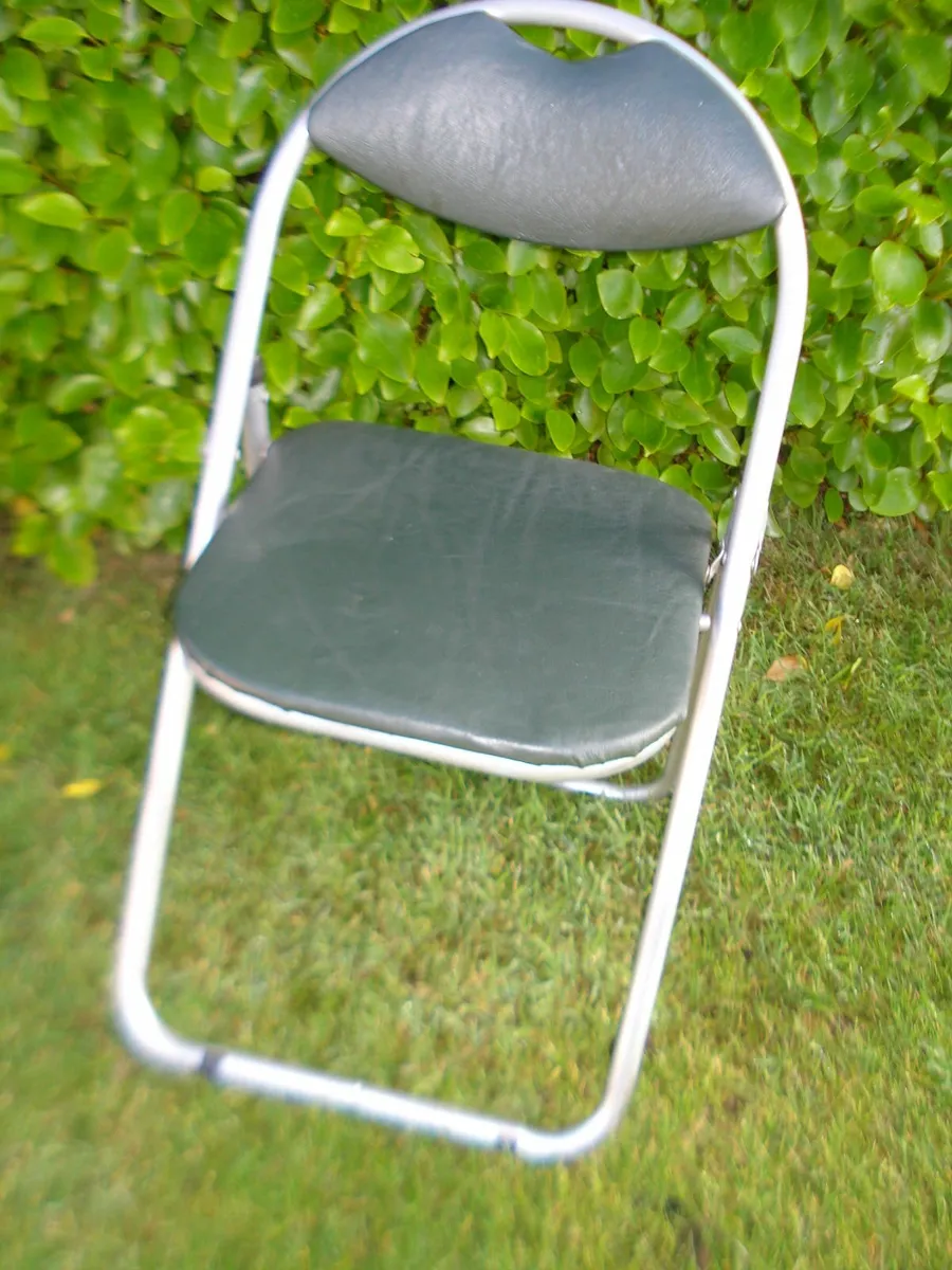 METAL FOLD UP CHAIR REAL LEATHER SEAT. - Image 1