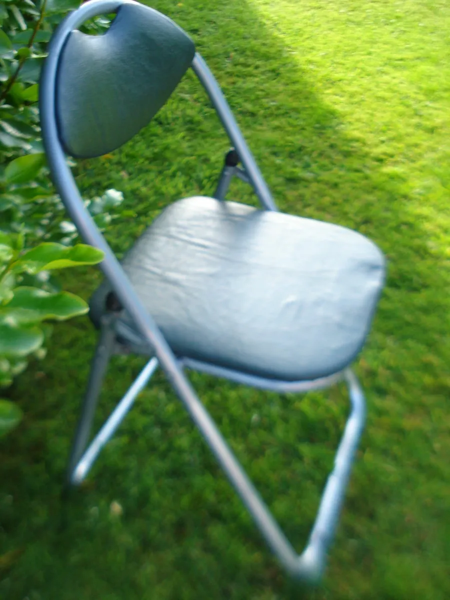 METAL FOLD UP CHAIR REAL LEATHER SEAT. - Image 2