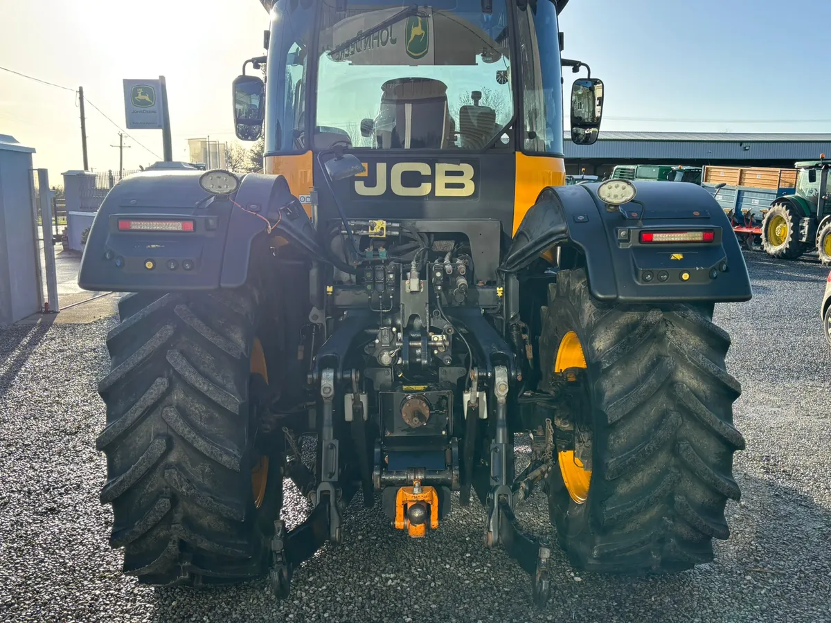 2015 JCB Fastrac 4220 - Image 3