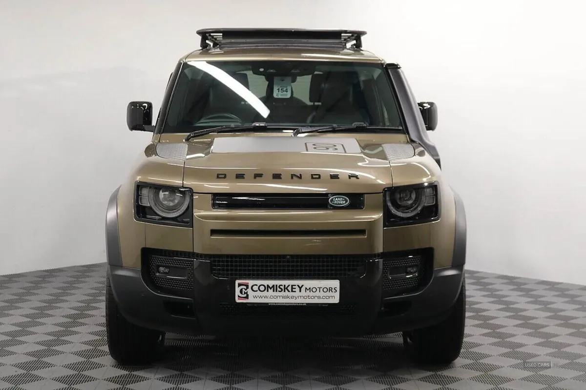 Land Rover Defender 90 D250 Mhev HSE - Image 2