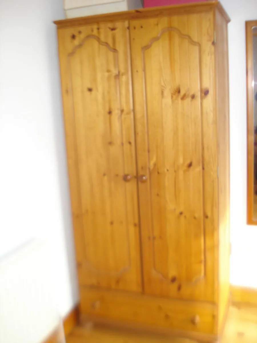 LARGE SOLID PINE WARDROBE WITH DRAWER. - Image 2