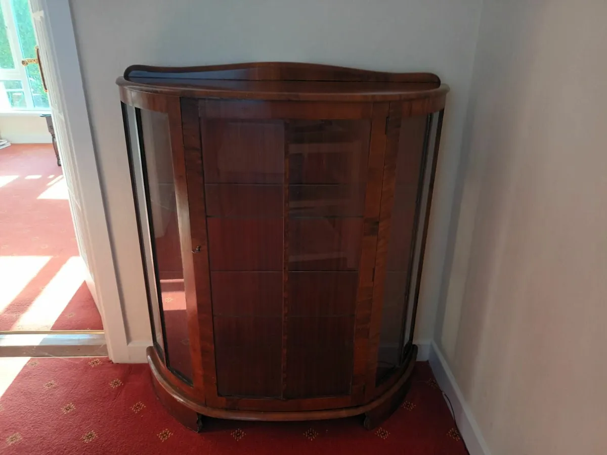 China Cabinet - Image 1