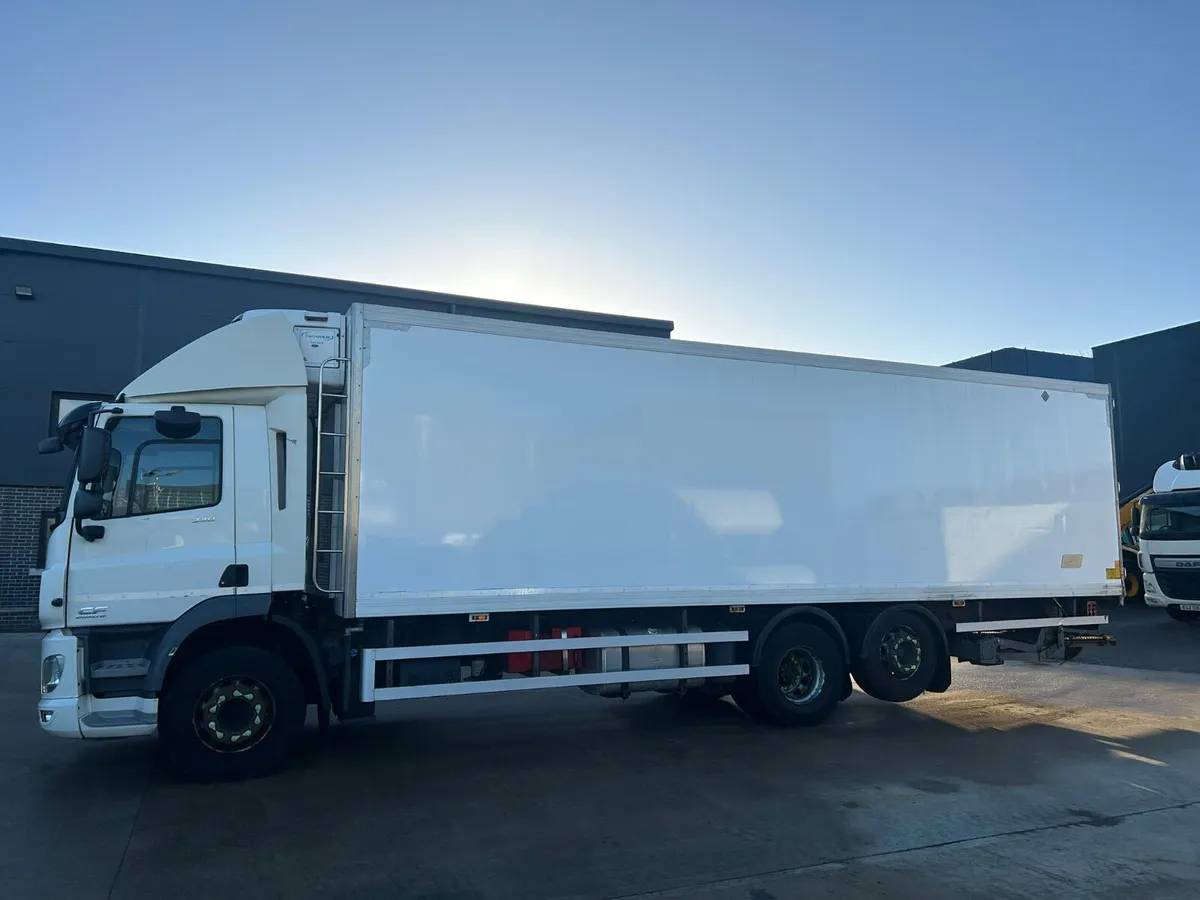 2017 DAF CF 330 6x2 Euro 6 - Image 4