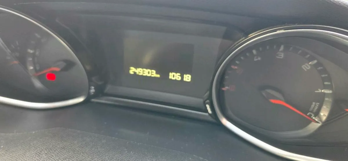 2014 Peugeot 308 1.6 Diesel - Image 4