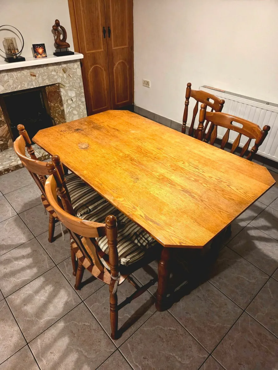 Table and Chairs - Image 2