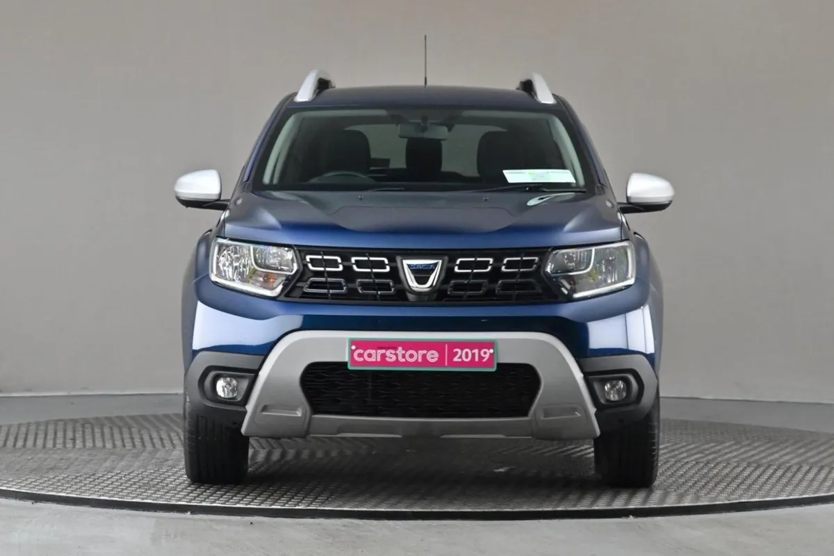 Dacia Duster 1.6 SCE Comfort 115BHP 5spd  sat Nav - Image 2
