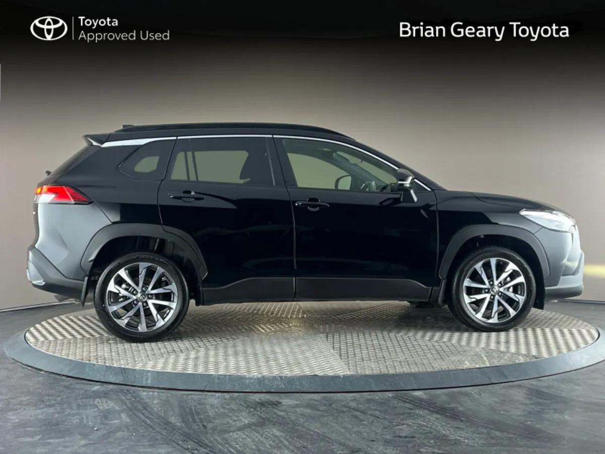 Toyota Corolla Cross HYBRID SPORT - Image 3