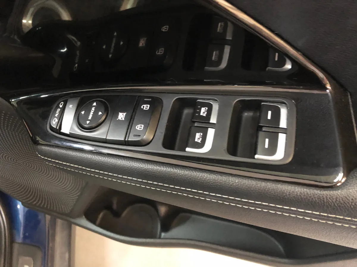 2016 (162) KIA NIRO 1.6 HYBRID TOP SPEC - Image 4