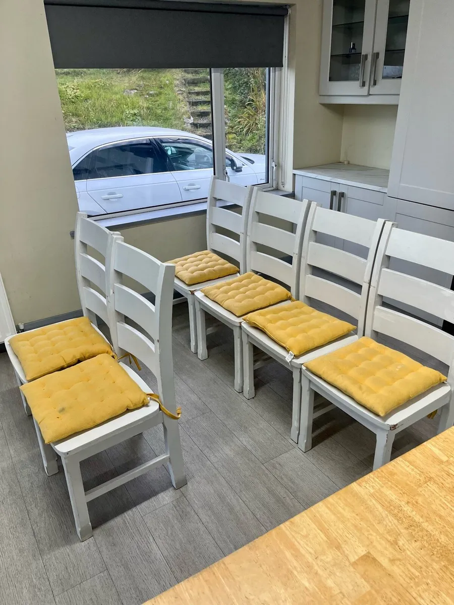 Kitchen table + 6 chairs - Image 3