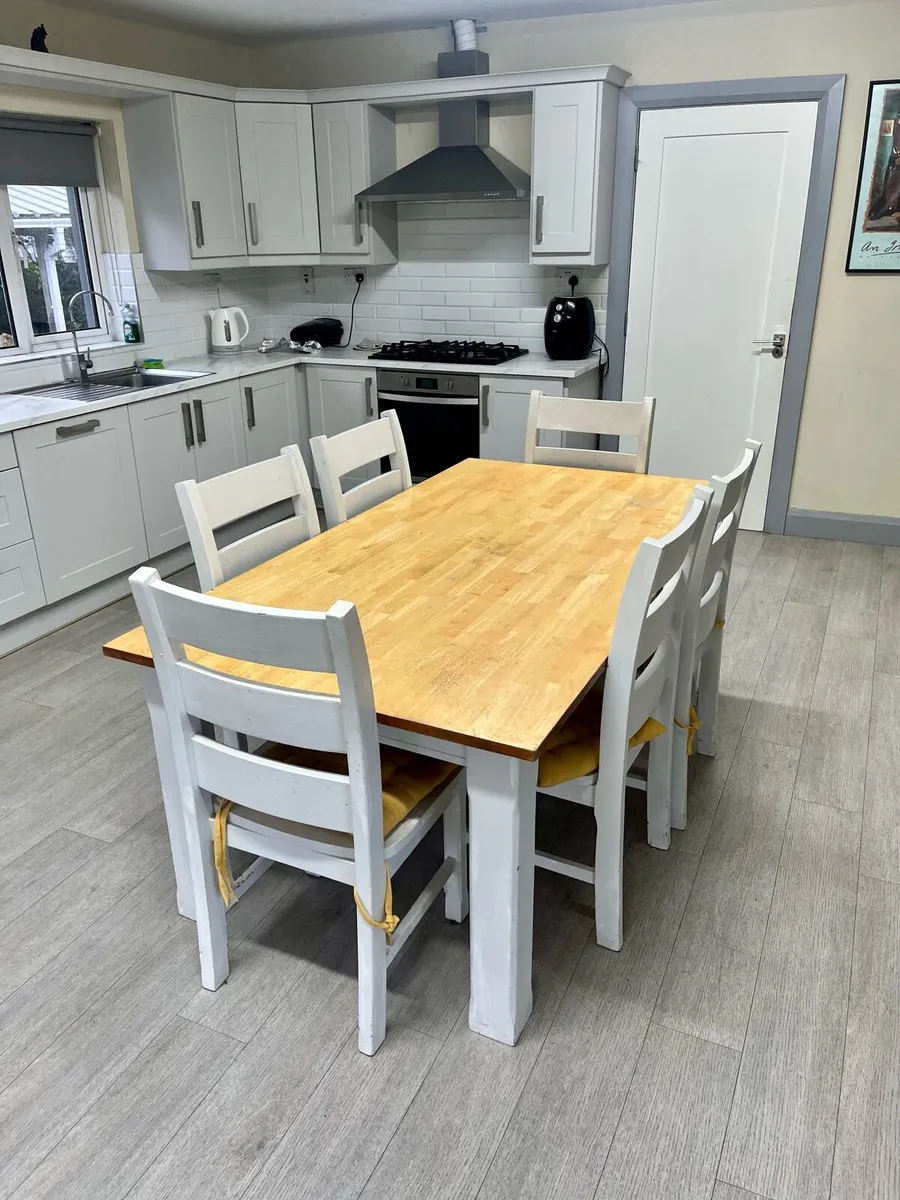 Kitchen table + 6 chairs - Image 4