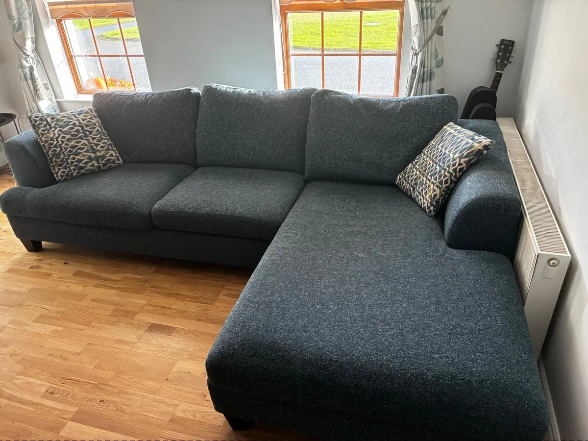 Suite of furniture - Image 3