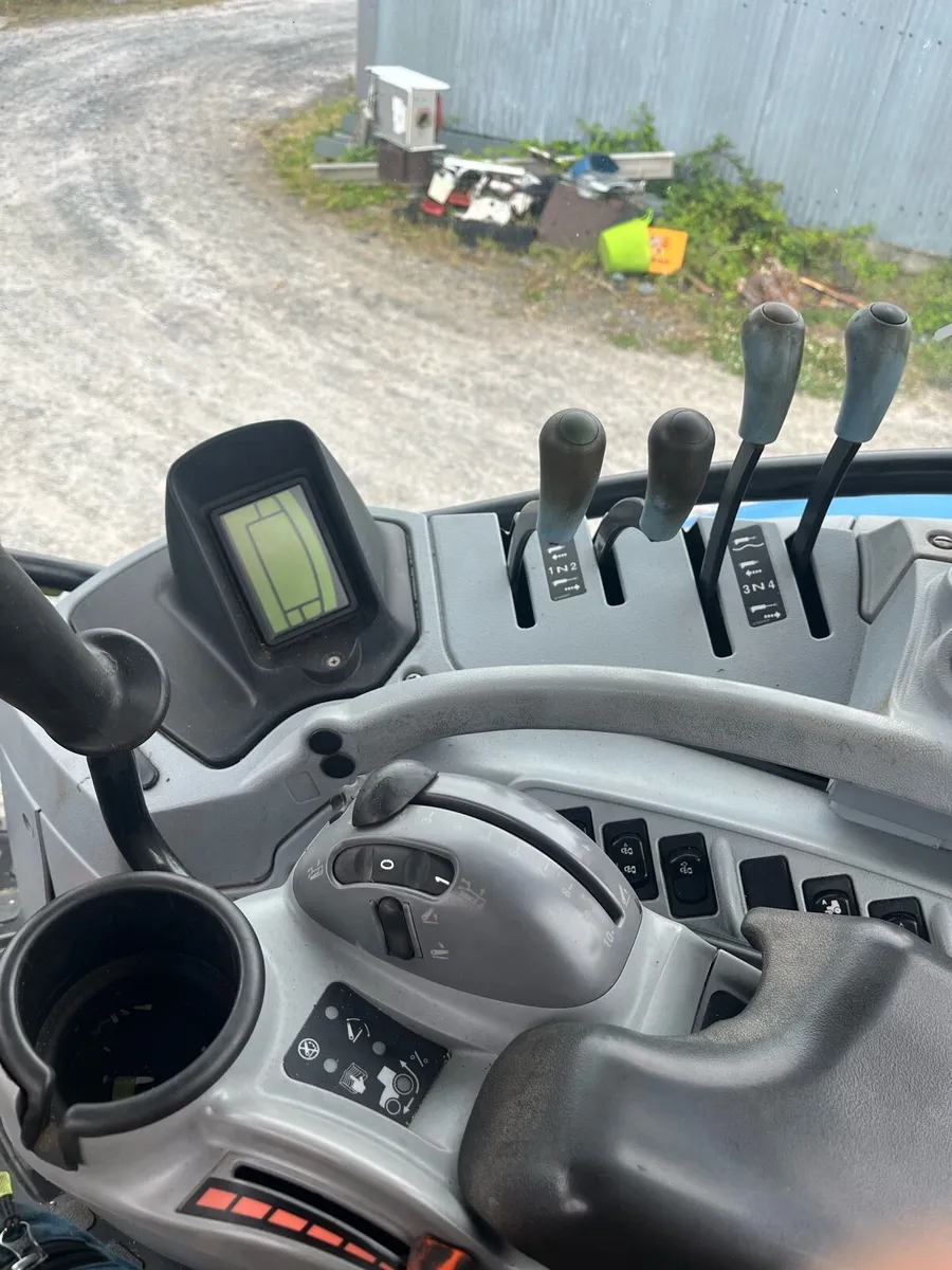 New Holland T7030 - Image 3