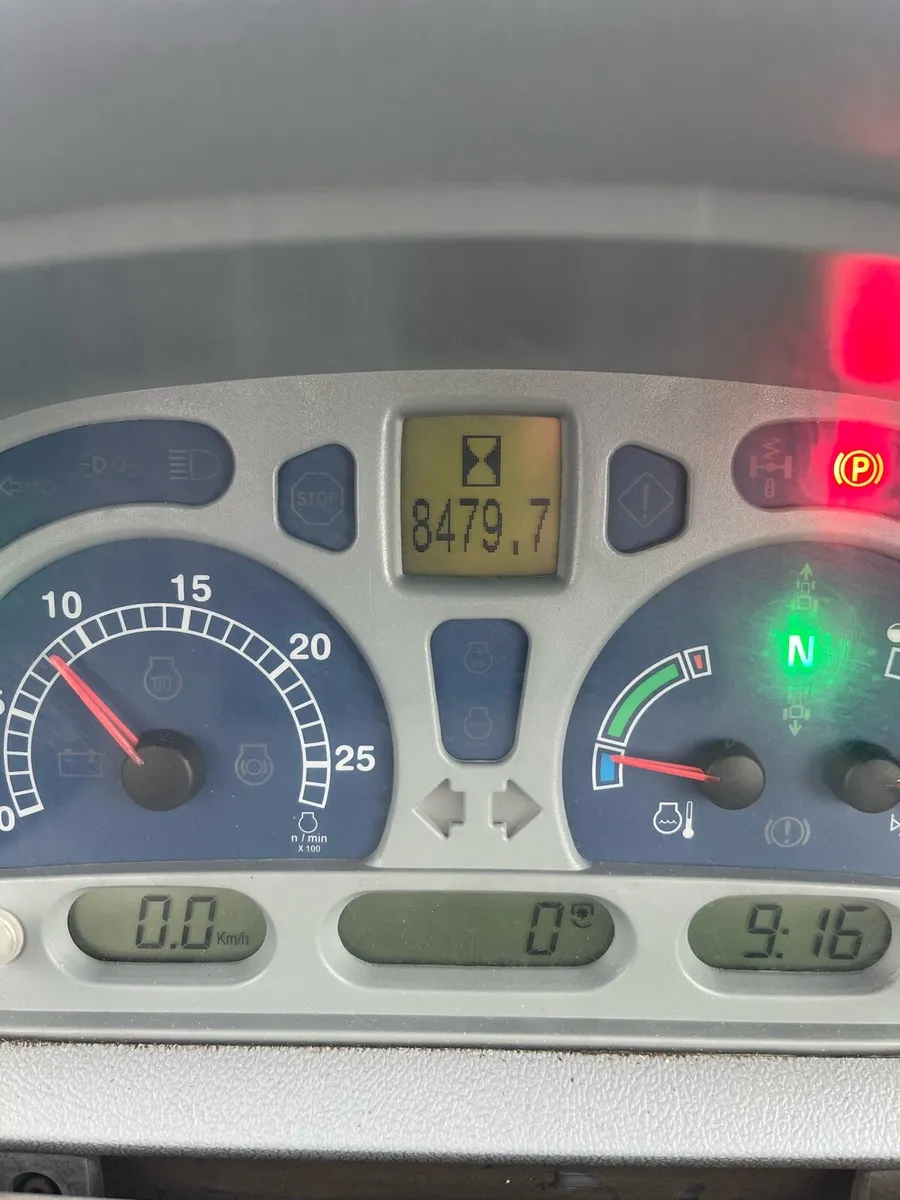 New Holland T7030 - Image 4