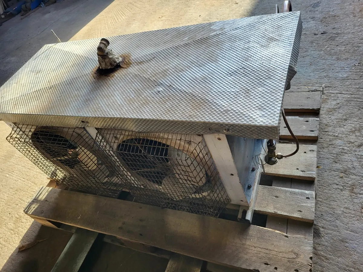 Refrigeration unit an panels - Image 3