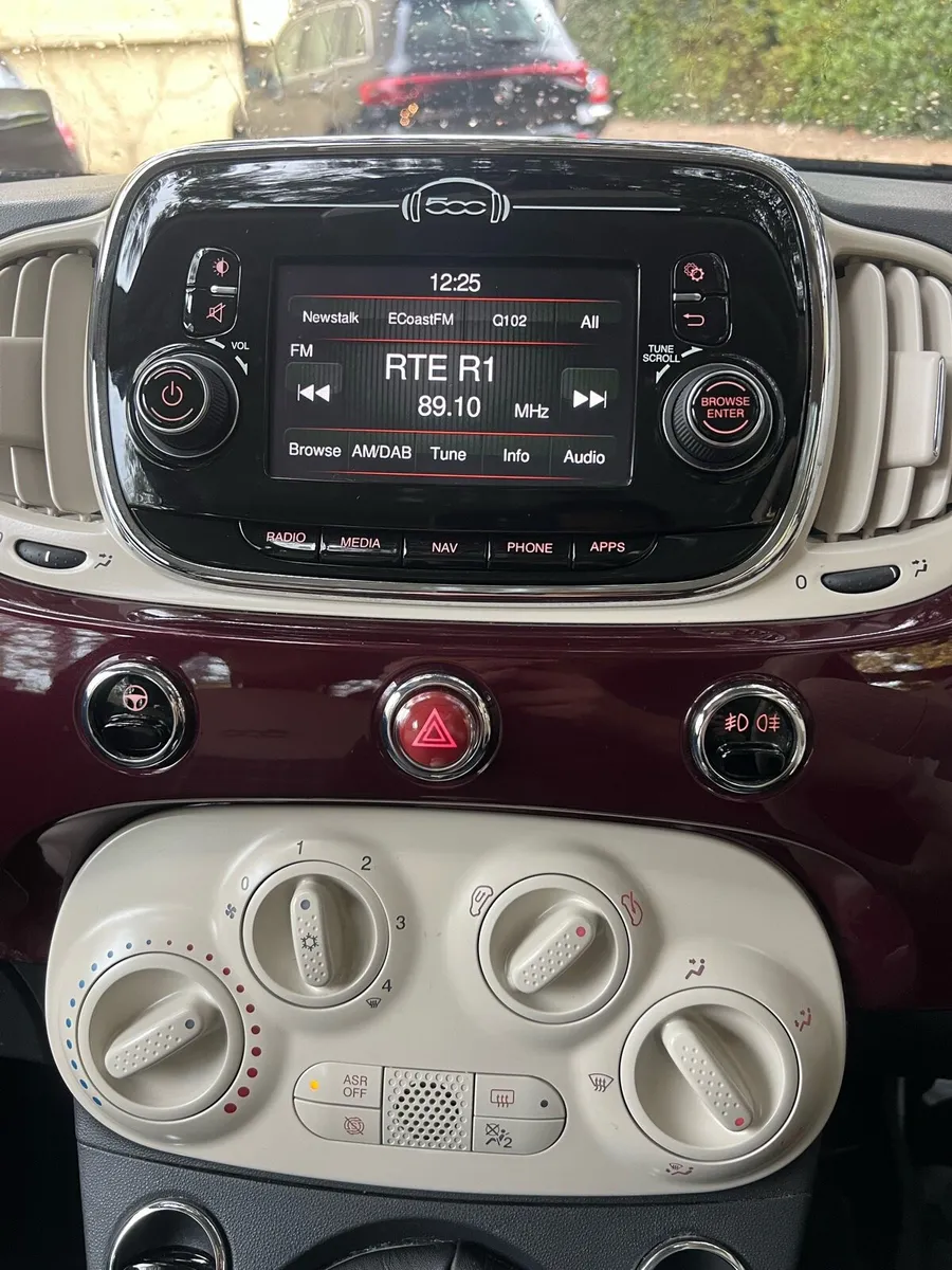 Fiat 500 Panoramic roof low mileage - Image 4