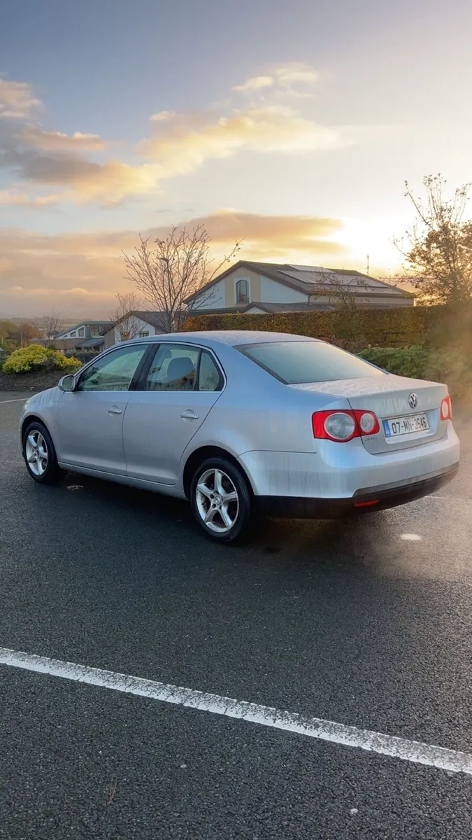 Volkswagen Jetta - Image 4