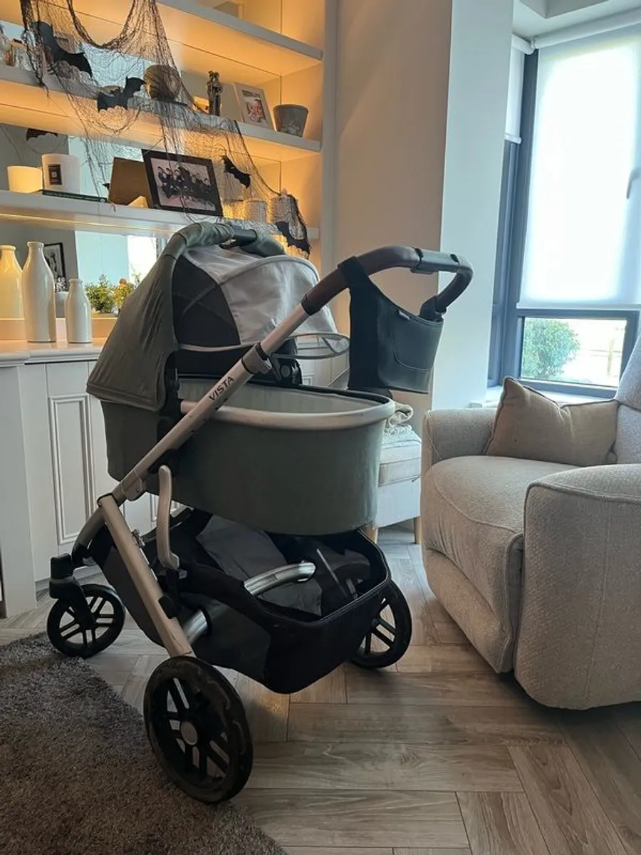 Uppababy vista 2 travel system pram and buggy - Image 1