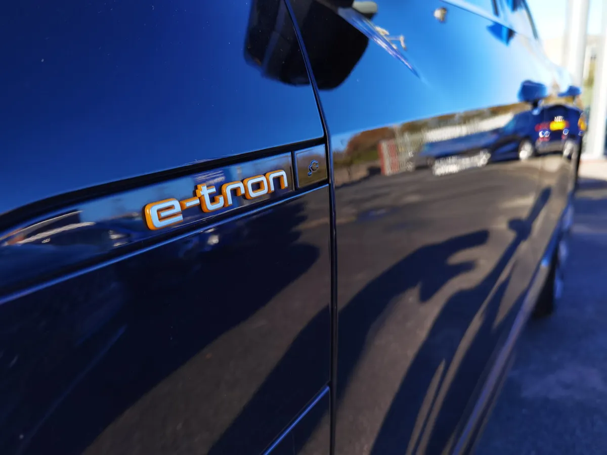 AUDI E-TRON 55KWH QUATTRO S LINE *B&O SOUND SYSTEM - Image 2