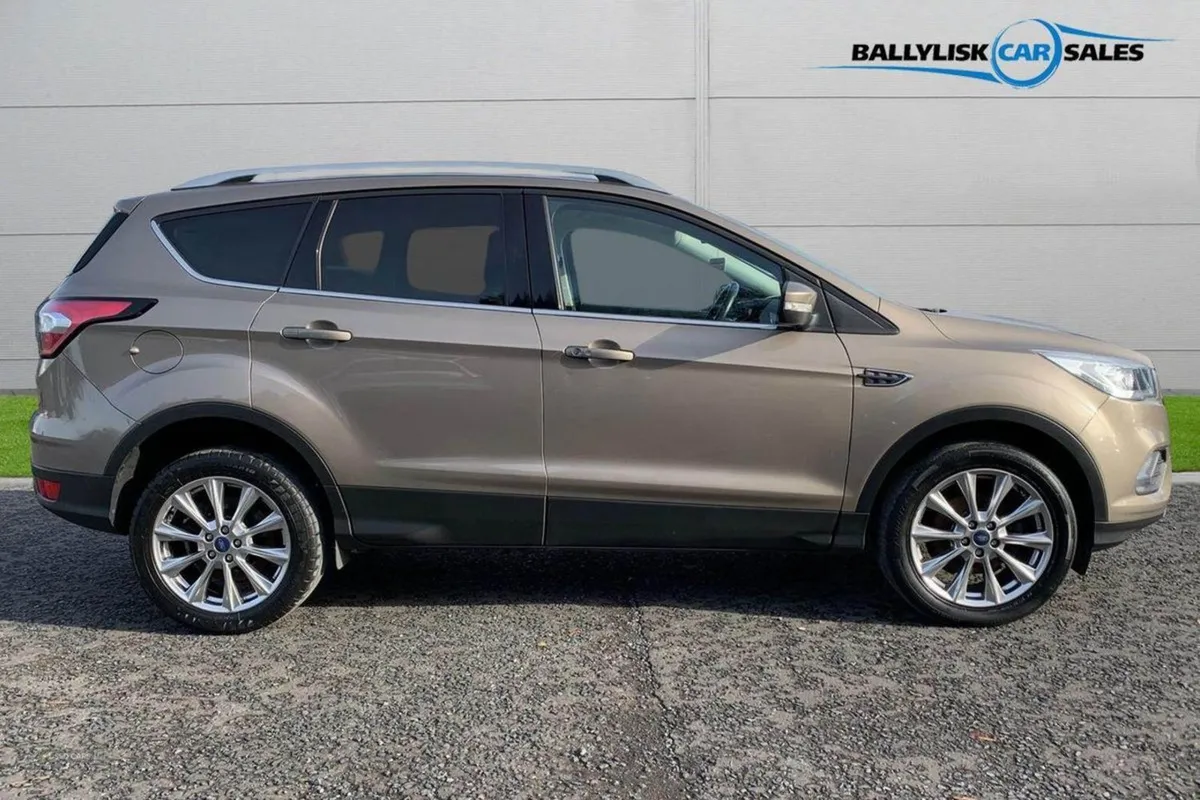 Ford Kuga 1.5 Tdci Titanium Edition in Diffused S - Image 3