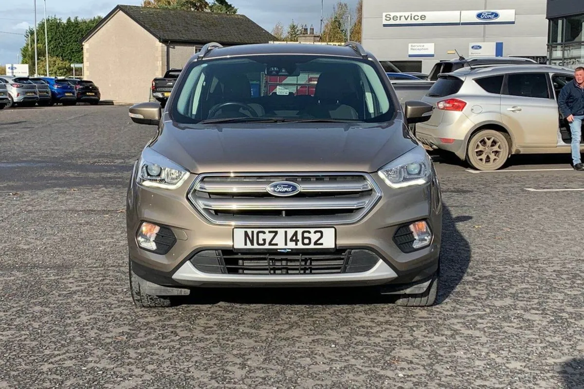 Ford Kuga 1.5 Tdci Titanium Edition in Diffused S - Image 4