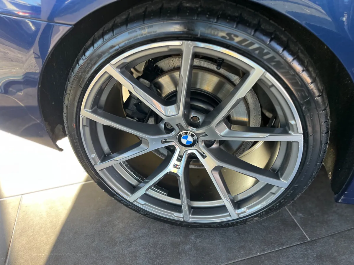 BMW 5-Series 2016 520d M-Sport - Image 4