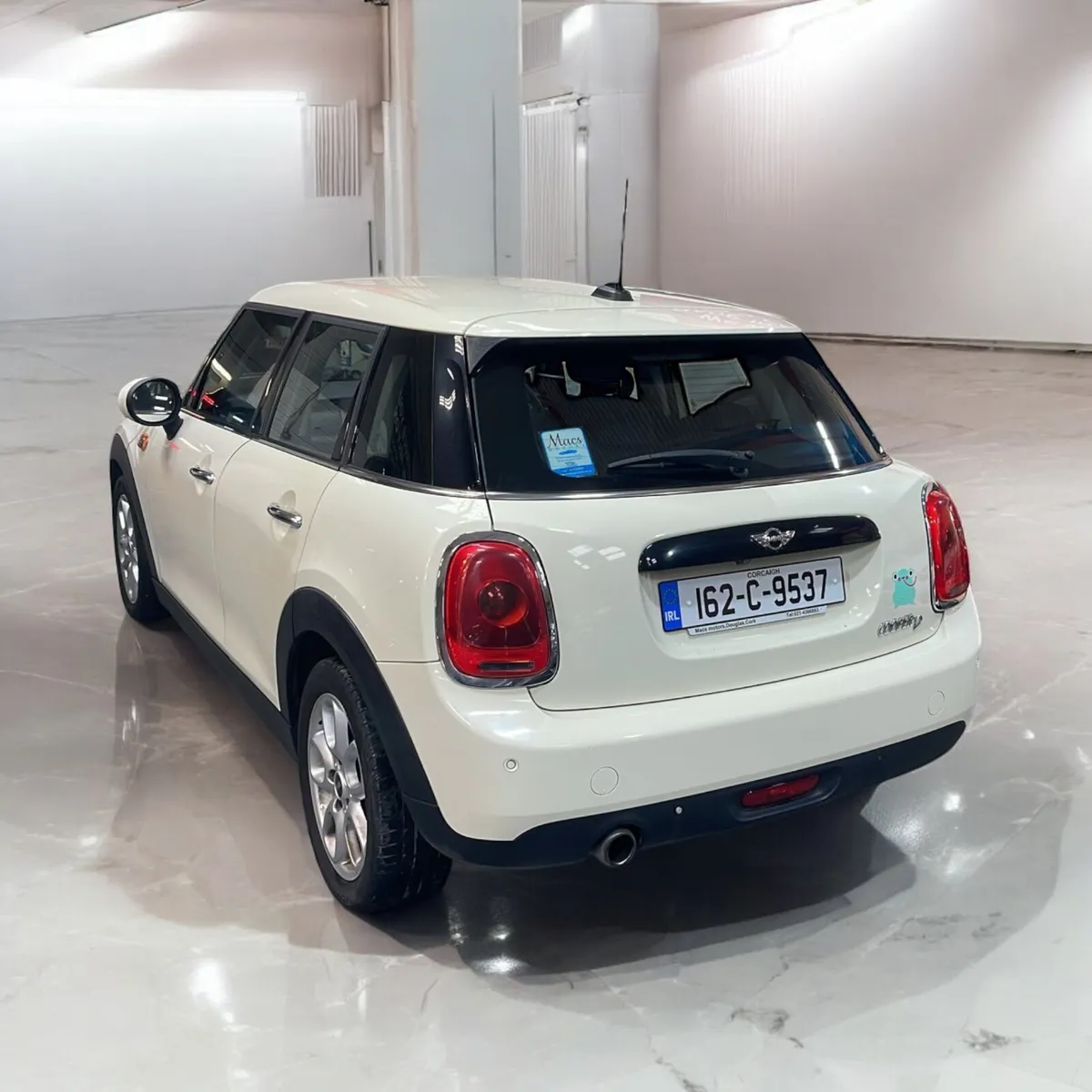2016 Mini Cooper D 5-Door - Image 2