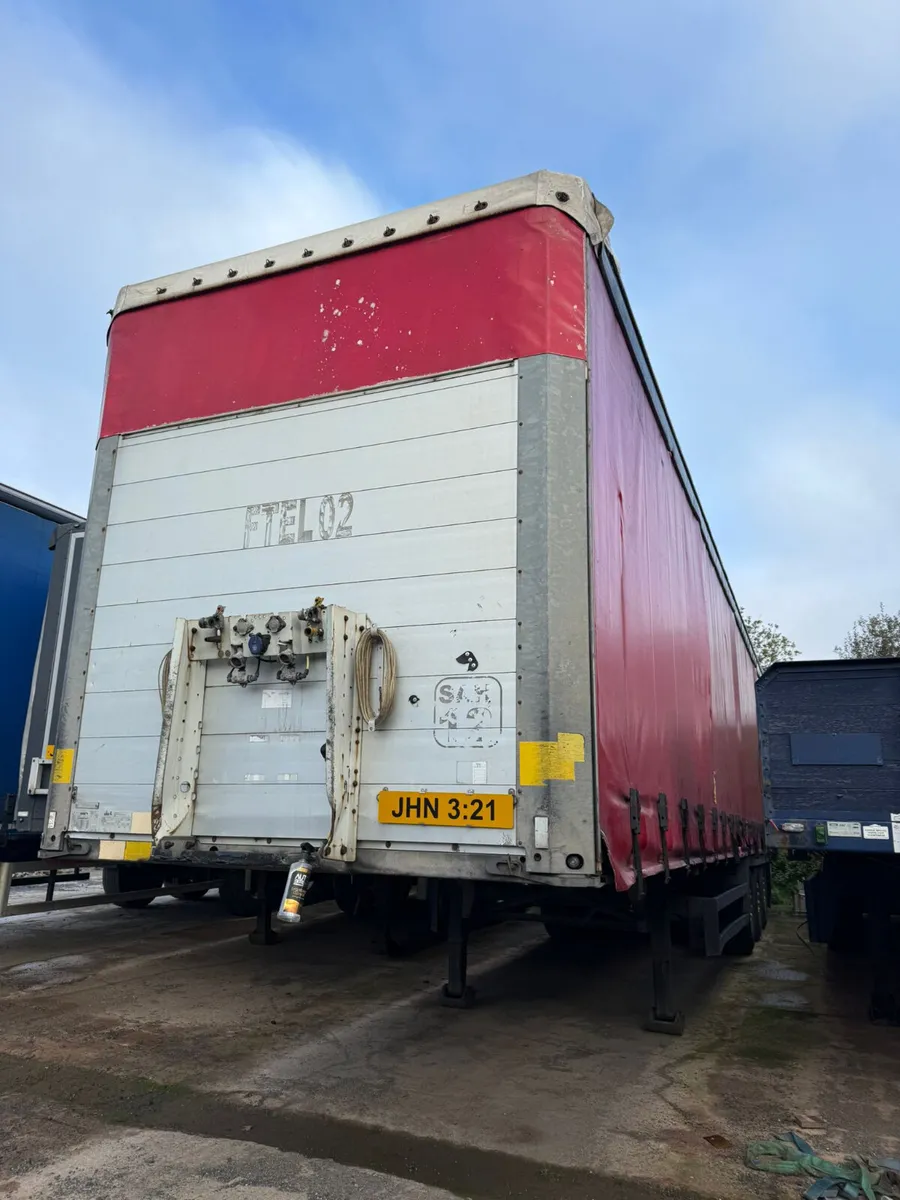 2009 Schmitz Euroliner Curtainside trailer - Image 1