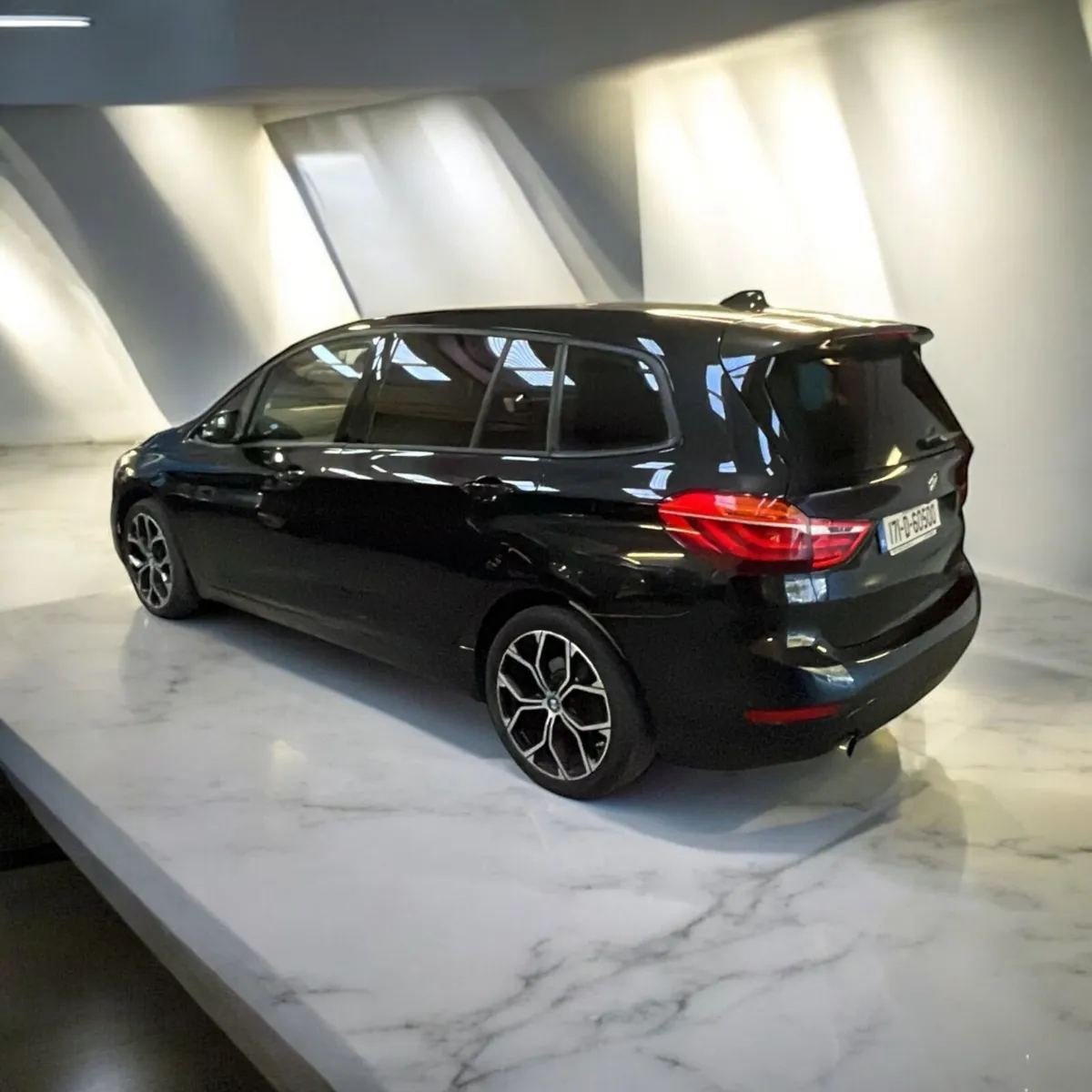 2017 BMW 218 Dsl 2.0 Automatic  7-Seater - Image 2