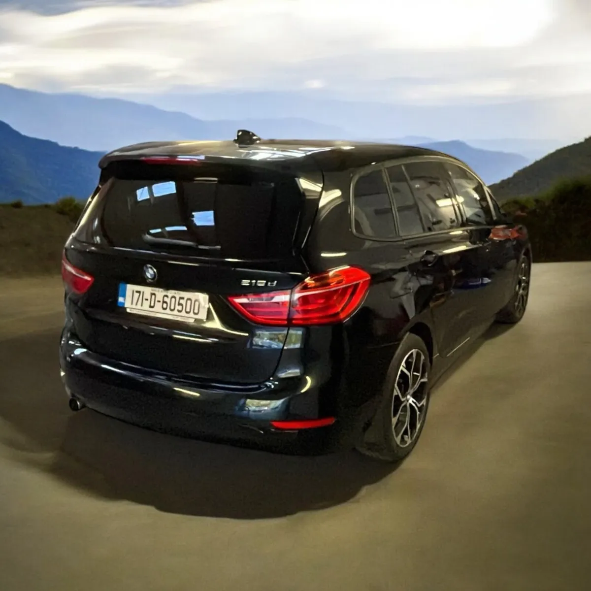 2017 BMW 218 Dsl 2.0 Automatic  7-Seater - Image 3