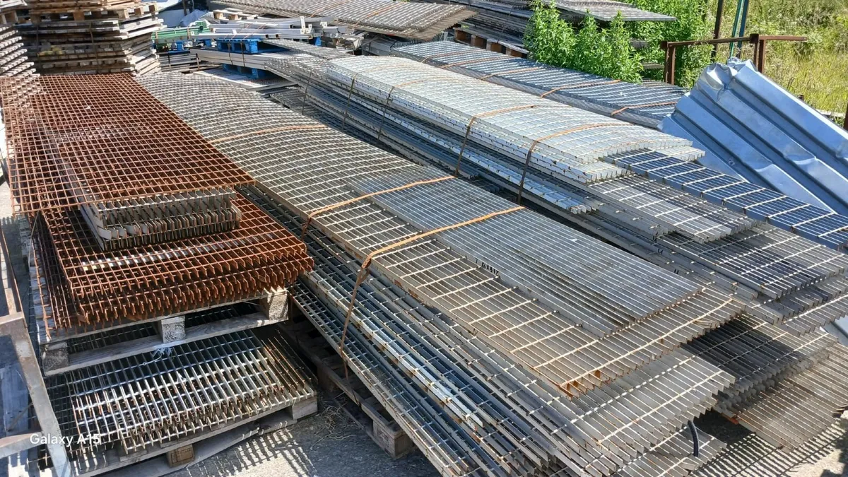 Galvanised Walkway Flow Forge Grate Panels - Image 2