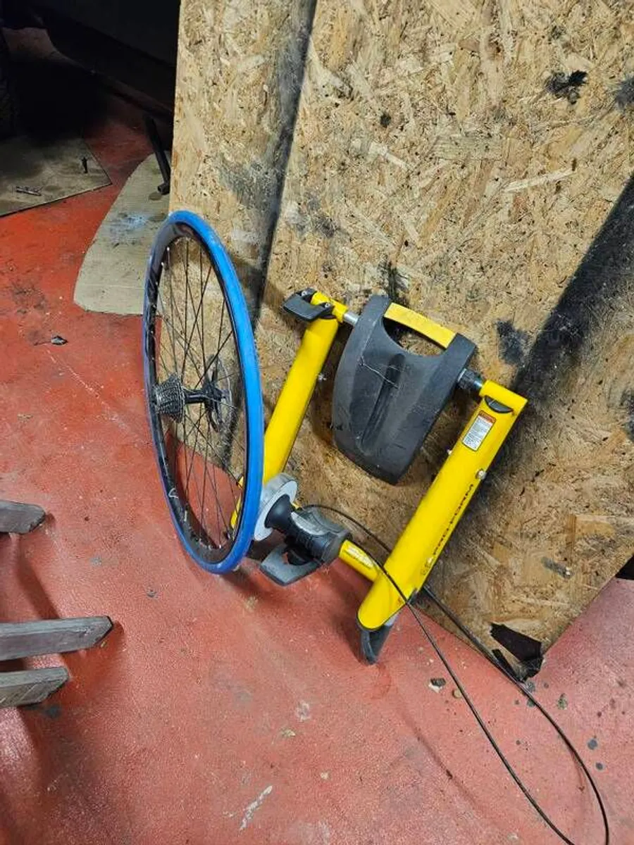 Turbo Trainer and Tyre