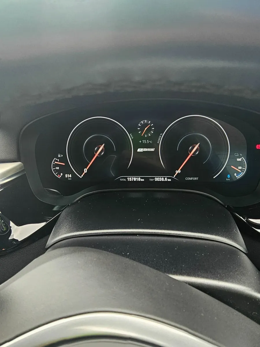 BMW 5-Series 2018 M-Performance - Image 2