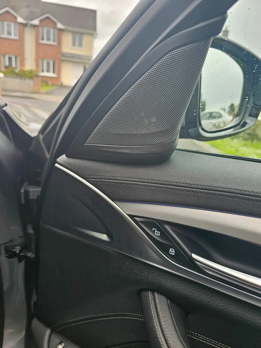 BMW 5-Series 2018 M-Performance - Image 3