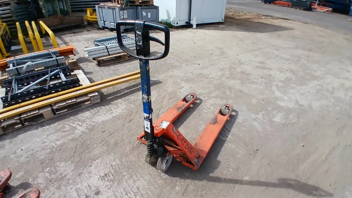 Used Pallet Trucks (ref:PT01) - Image 3