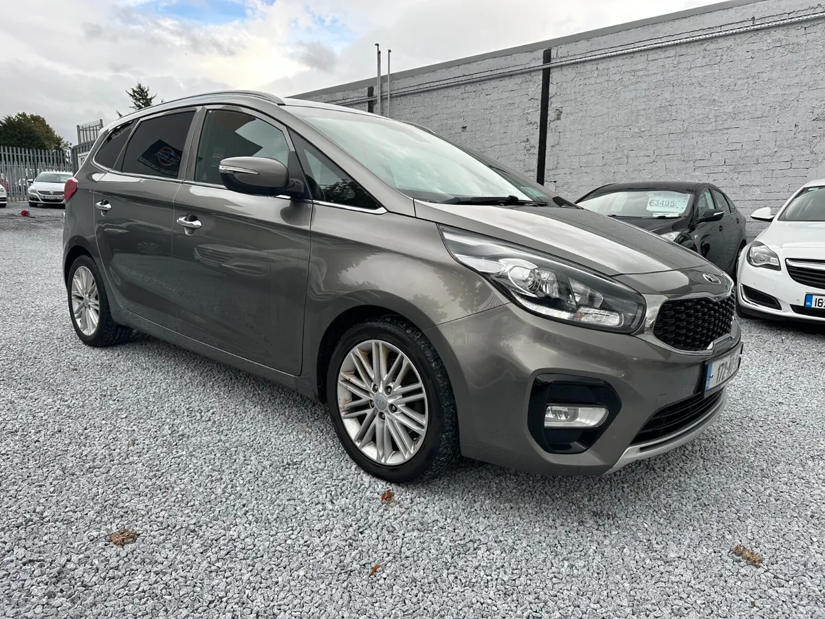2017 (172) Kia Carens 1.7 EX - Image 1