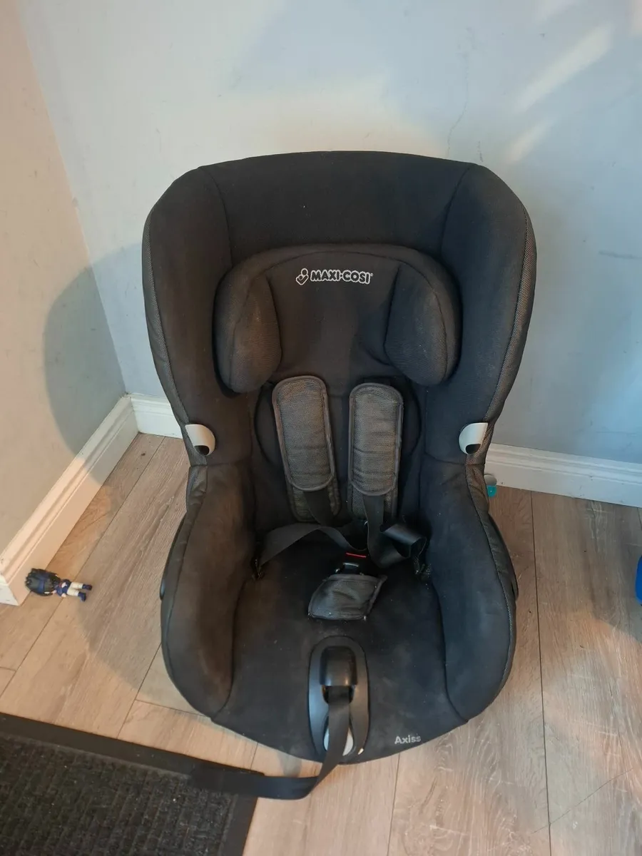 MAXI COSI CAR SEAT - Image 1