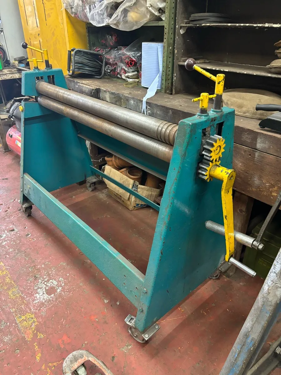 Edwards 5’ pyramid rolls on wheels FREE DELIVERY - Image 3