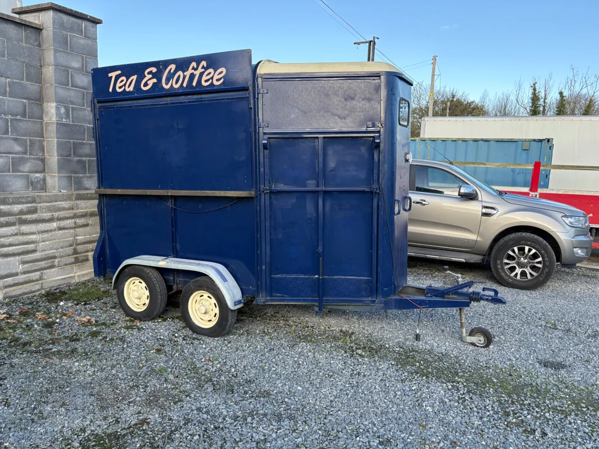 Catering trailer Horse box - Image 1