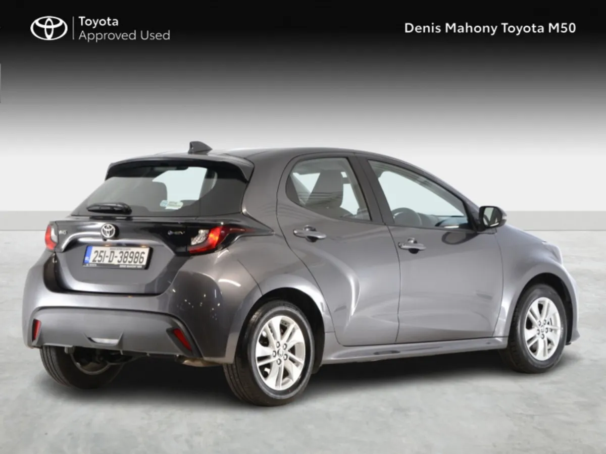 Toyota Yaris Hybrid Luna Auto - Image 2