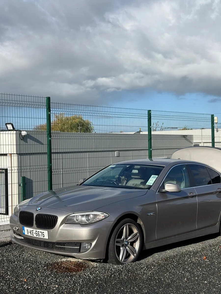 BMW 520 F10 2011 For parts or repair - Image 1