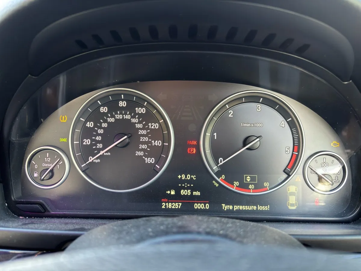 BMW 520 F10 2011 For parts or repair - Image 4