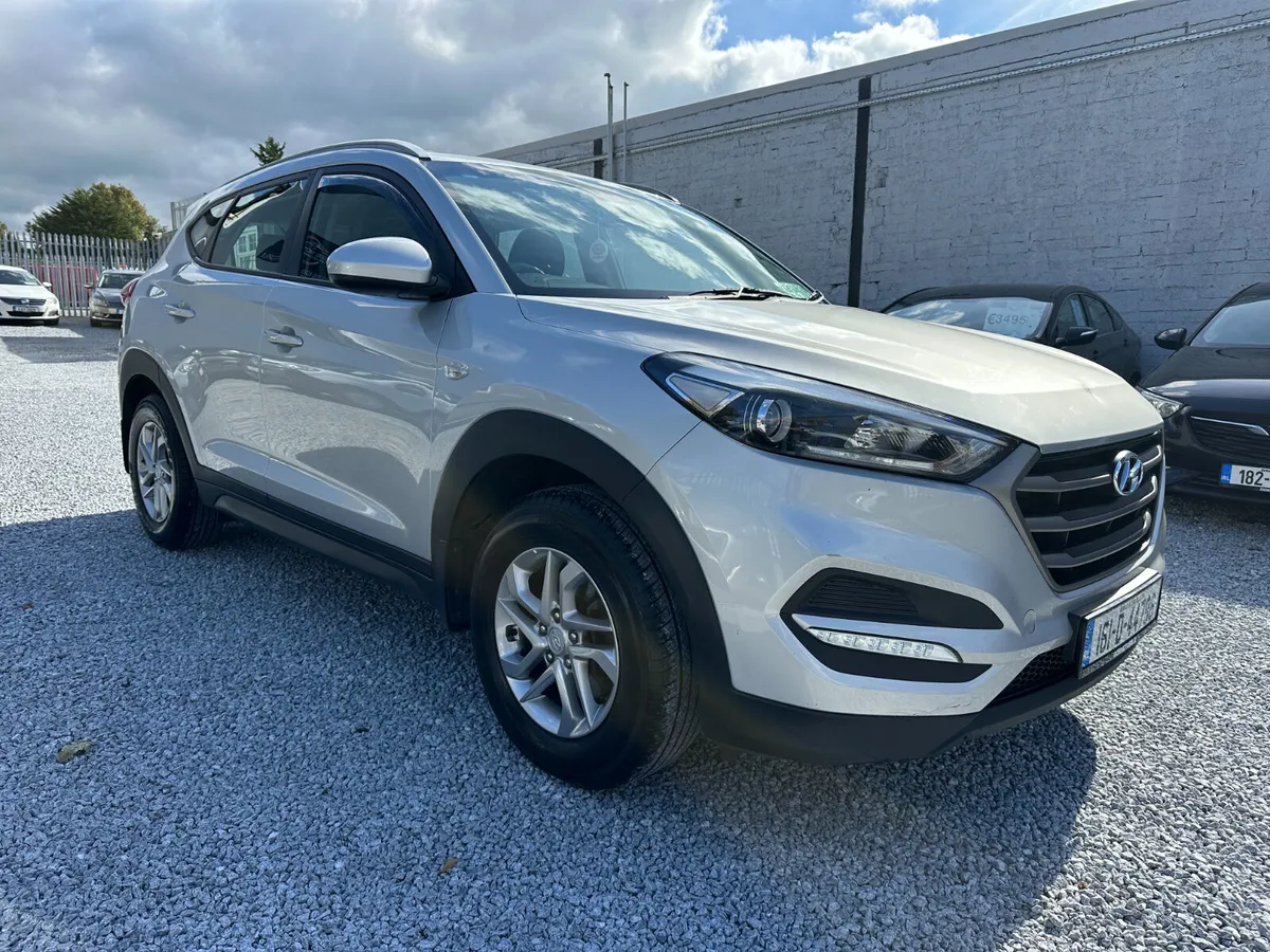 2016 (161) Hyundai Tucson 1.7 D Comfort - Image 1