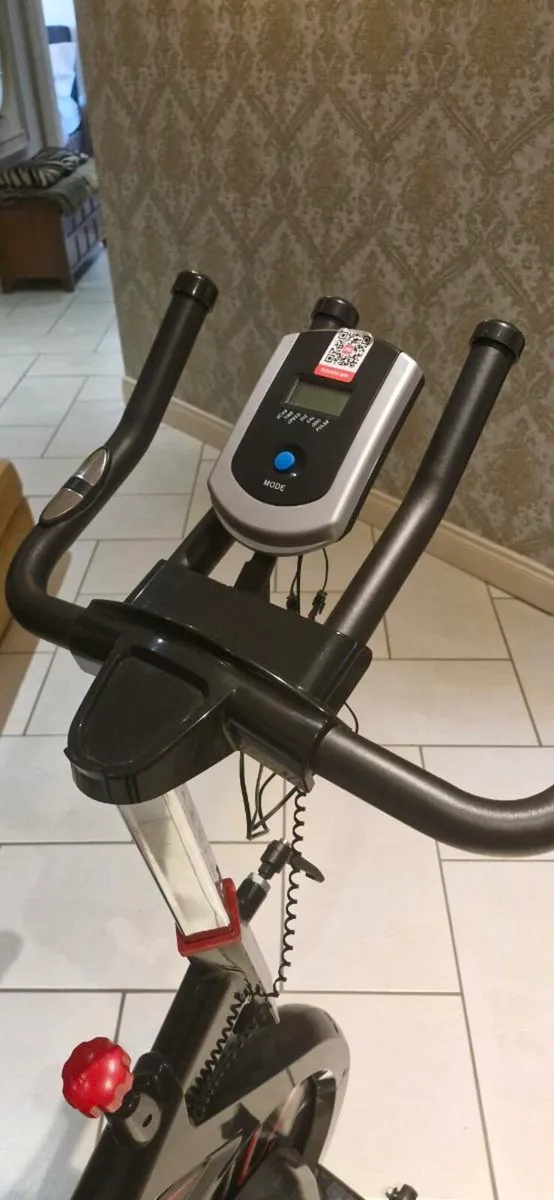 Exercise spin bike - Image 2