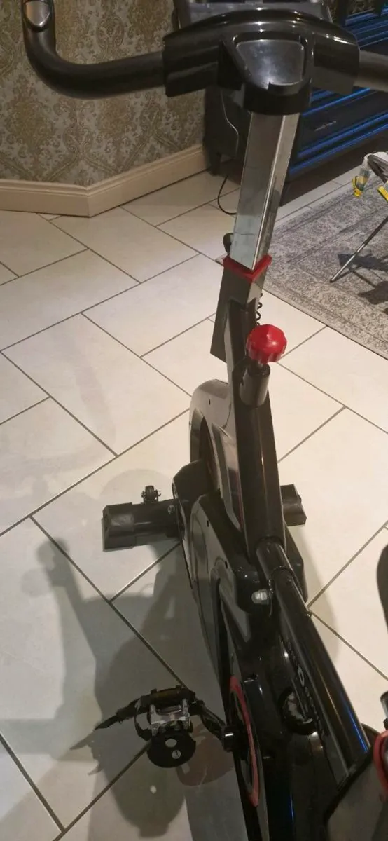 Exercise spin bike - Image 4