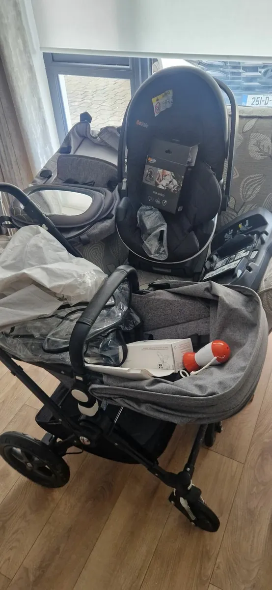 Buggaboo and all accessories - Image 2