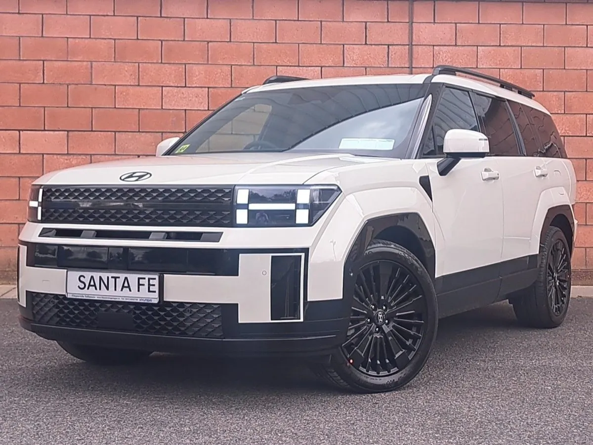 Hyundai Santa Fe 4 Wheel Drive Premium Calligraph - Image 2