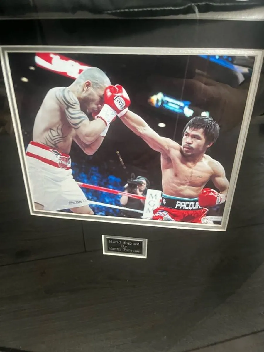 Manny Pacquiao Signed Glove - Image 2